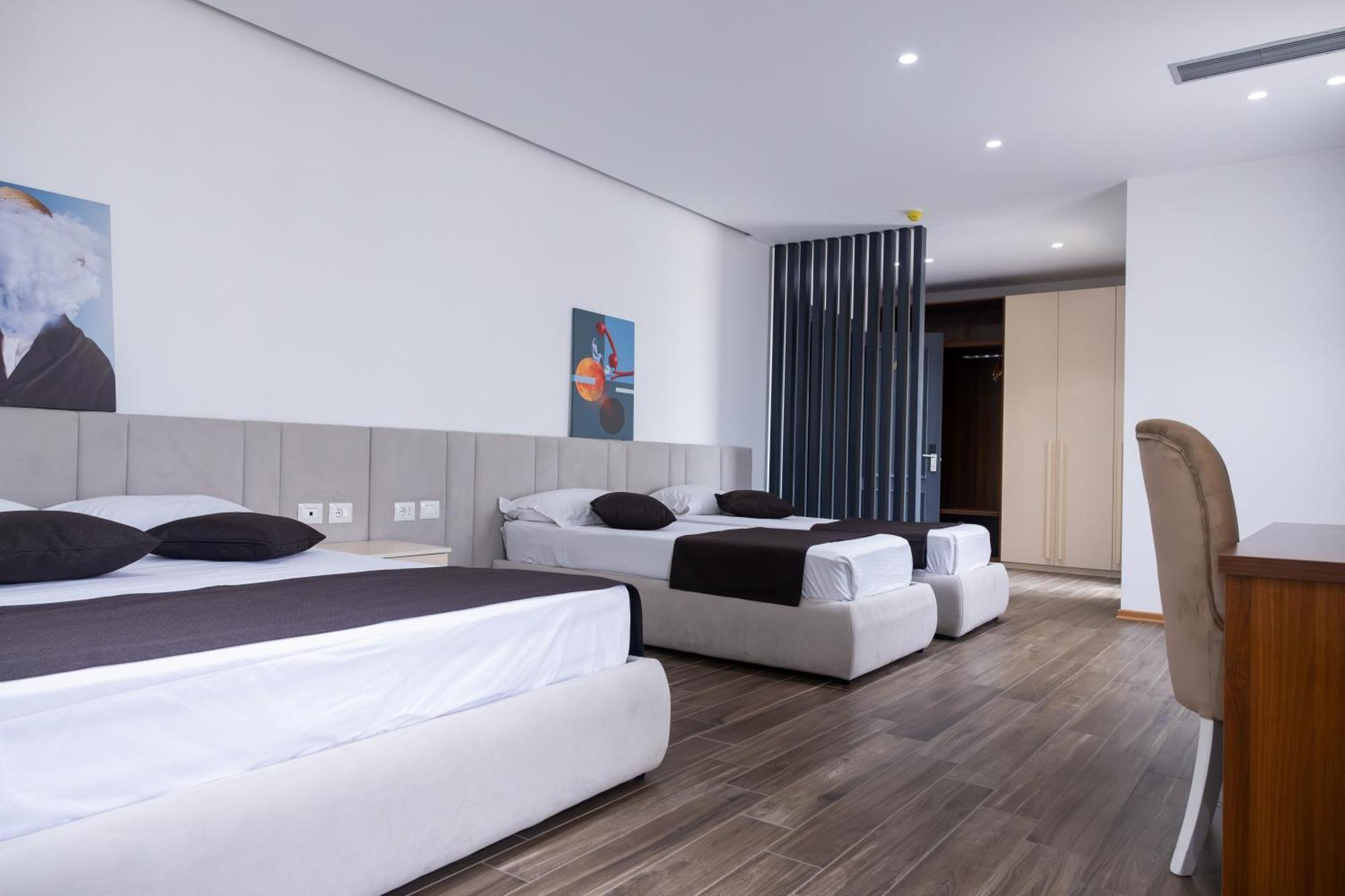 Amh Hotel Дуррес Экстерьер фото