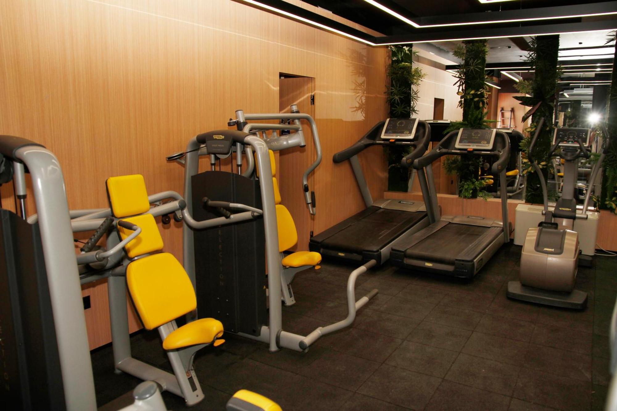 Amh Hotel Дуррес Экстерьер фото