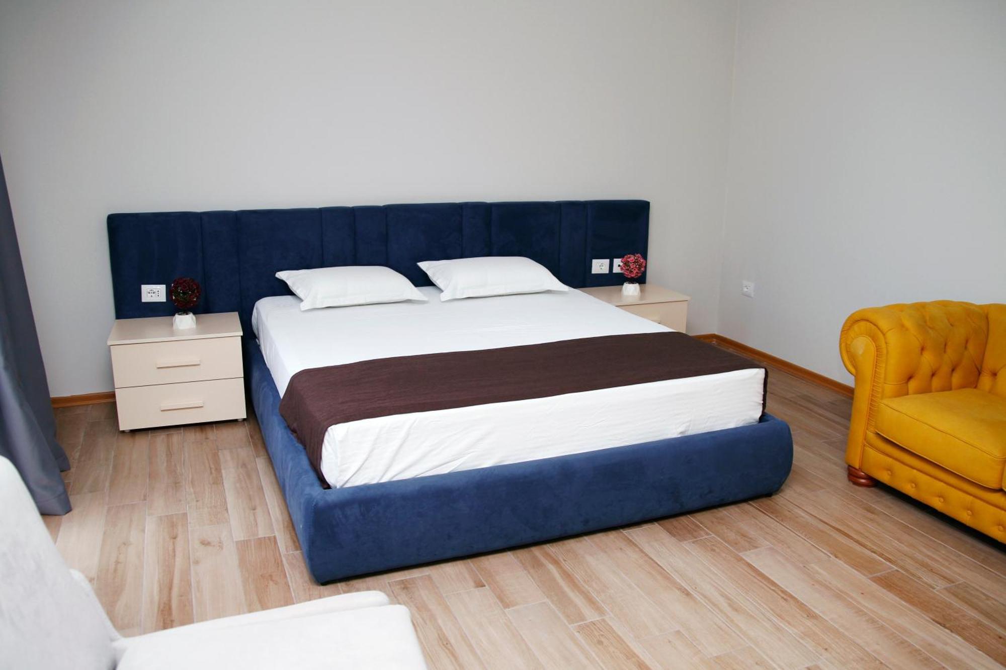 Amh Hotel Дуррес Экстерьер фото