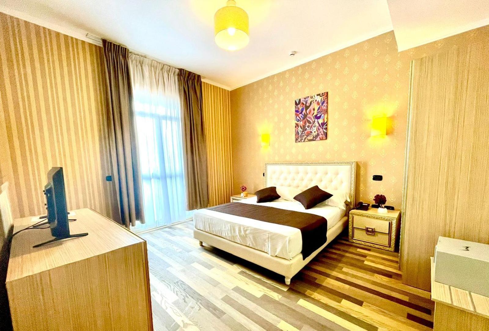Amh Hotel Дуррес Экстерьер фото