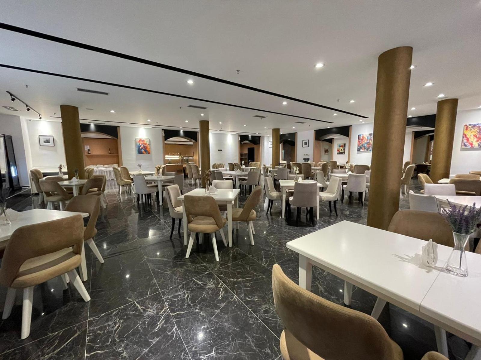 Amh Hotel Дуррес Экстерьер фото